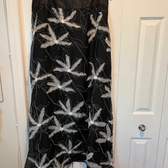 Victor & Milano long skirt size 16 - Picture 2 of 14